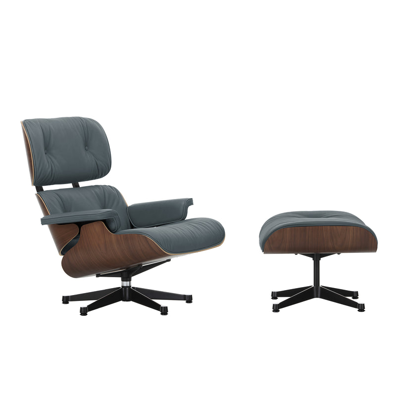 Vitra - Lounge Chair & Ottoman | Leder Premium F 60 rauchblau / Nussbaum dunkel / poliert / Seiten schwarz