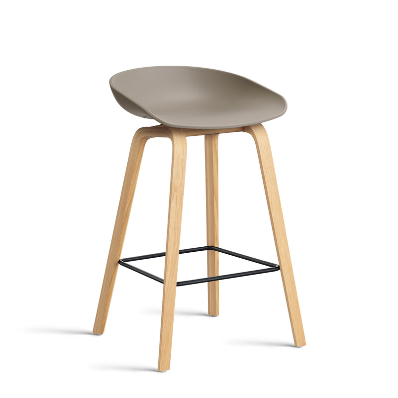 HAY - About A Stool AAS 32 | H 65 cm / khaki 2.0 / Eiche lackiert / Stahl schwarz