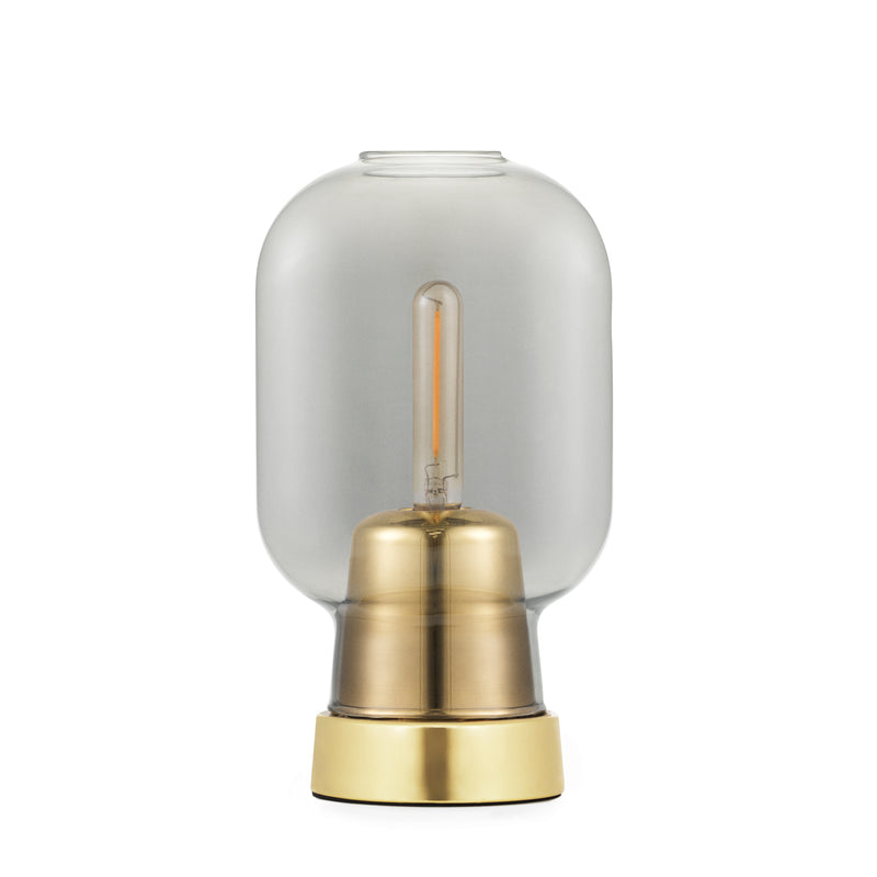 Normann Copenhagen - Amp Tischleuchte | rauch/messing