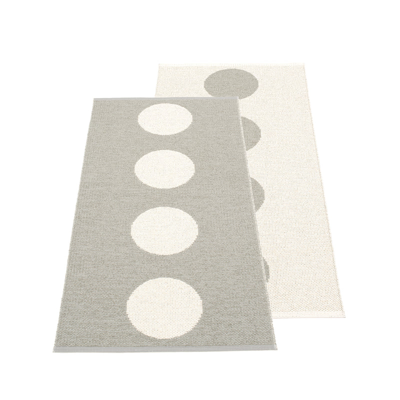 Pappelina - Vera Wendeteppich (70 cm) | 70 x 150 cm / warmgrey/vanilla