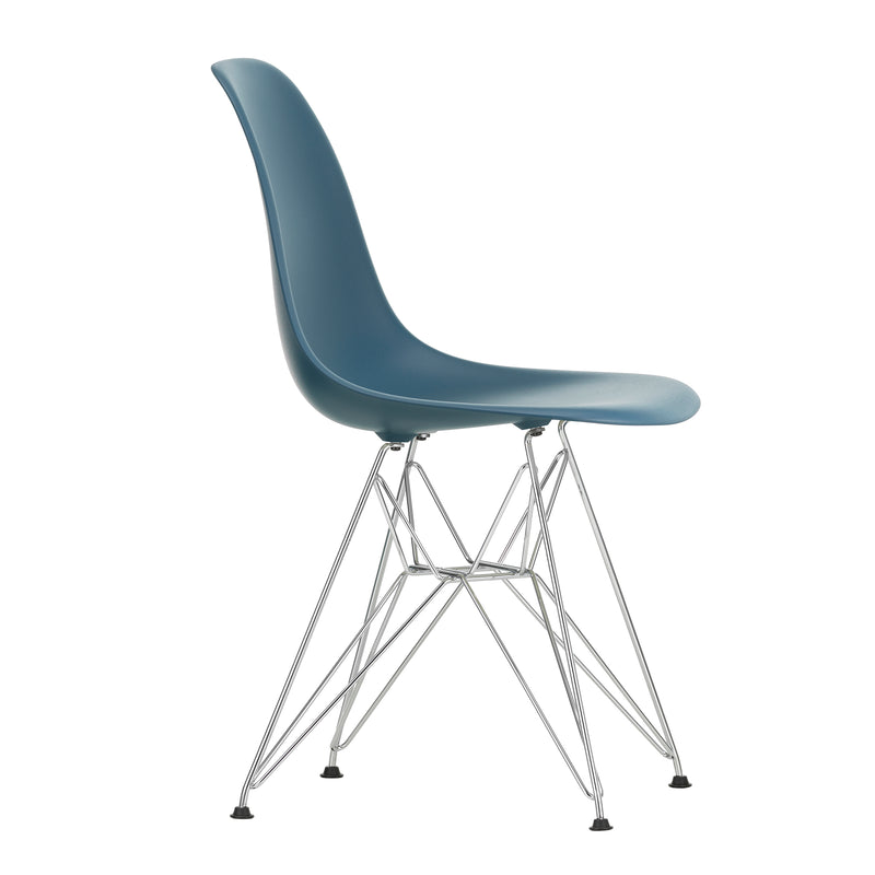 Vitra - Eames Plastic Side Chair DSR RE | meerblau RE / verchromt