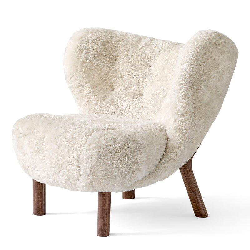 &Tradition - Little Petra Lounge Chair | Schaffell Moonlight / ohne Pouf / Walnuss