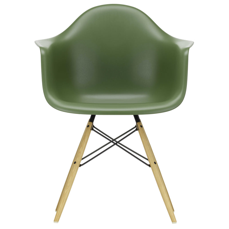 Vitra - Eames Plastic Armchair DAW RE | forest RE / Esche honigfarben