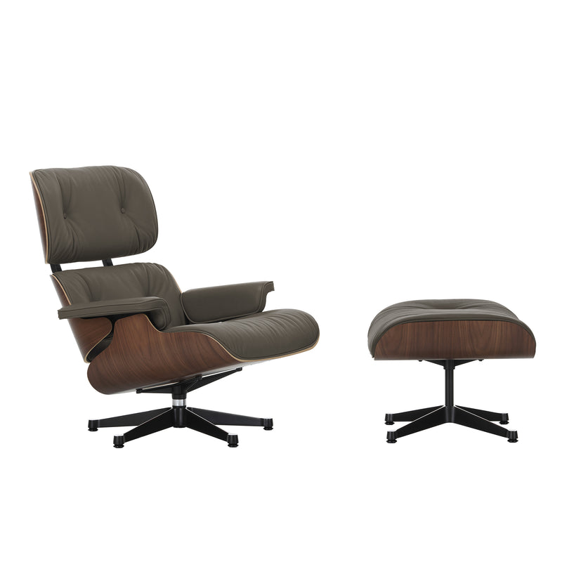 Vitra - Lounge Chair &amp; Ottoman | Leder Premium F 61 umbra / Nussbaum dunkel / poliert / Seiten schwarz