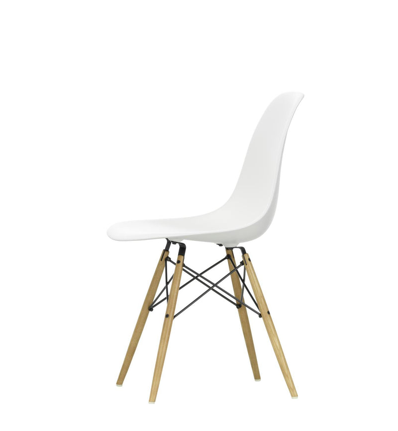 Vitra - Eames Plastic Side Chair DSW RE | weiß RE / Esche honigfarben