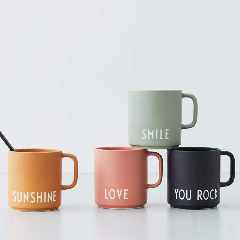 Design Letters - AJ Favourite Porzellan Becher mit Henkel