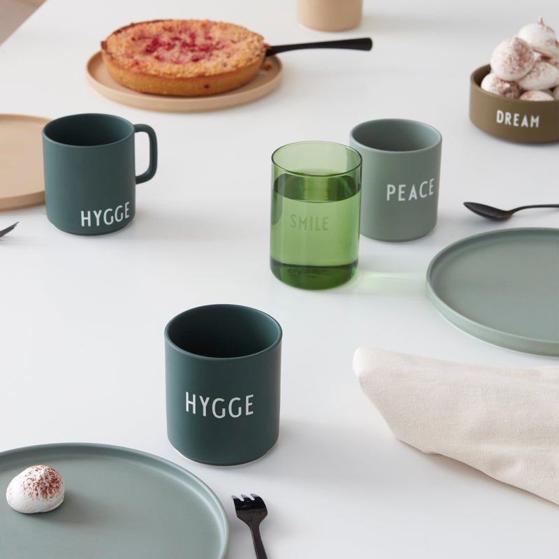 Design Letters - AJ Favourite Porzellan Becher mit Henkel