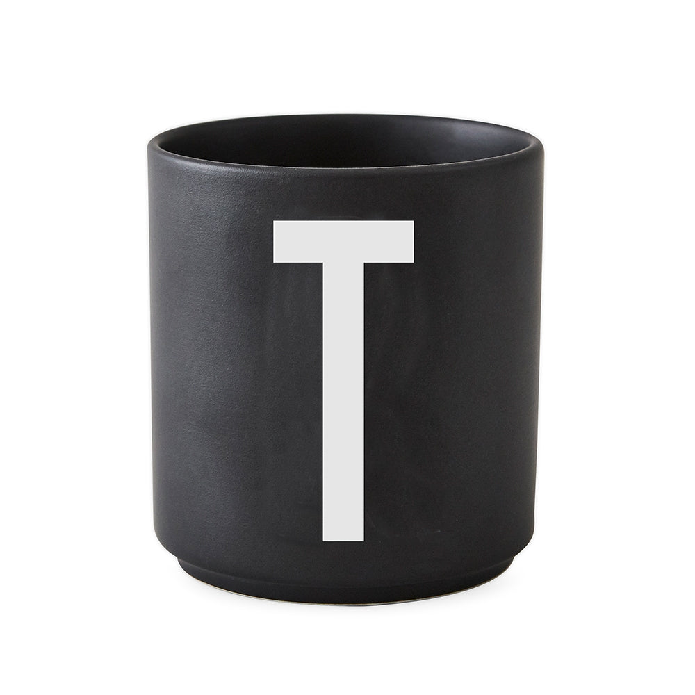 Design Letters - AJ Porzellan Becher A-Z | T / schwarz