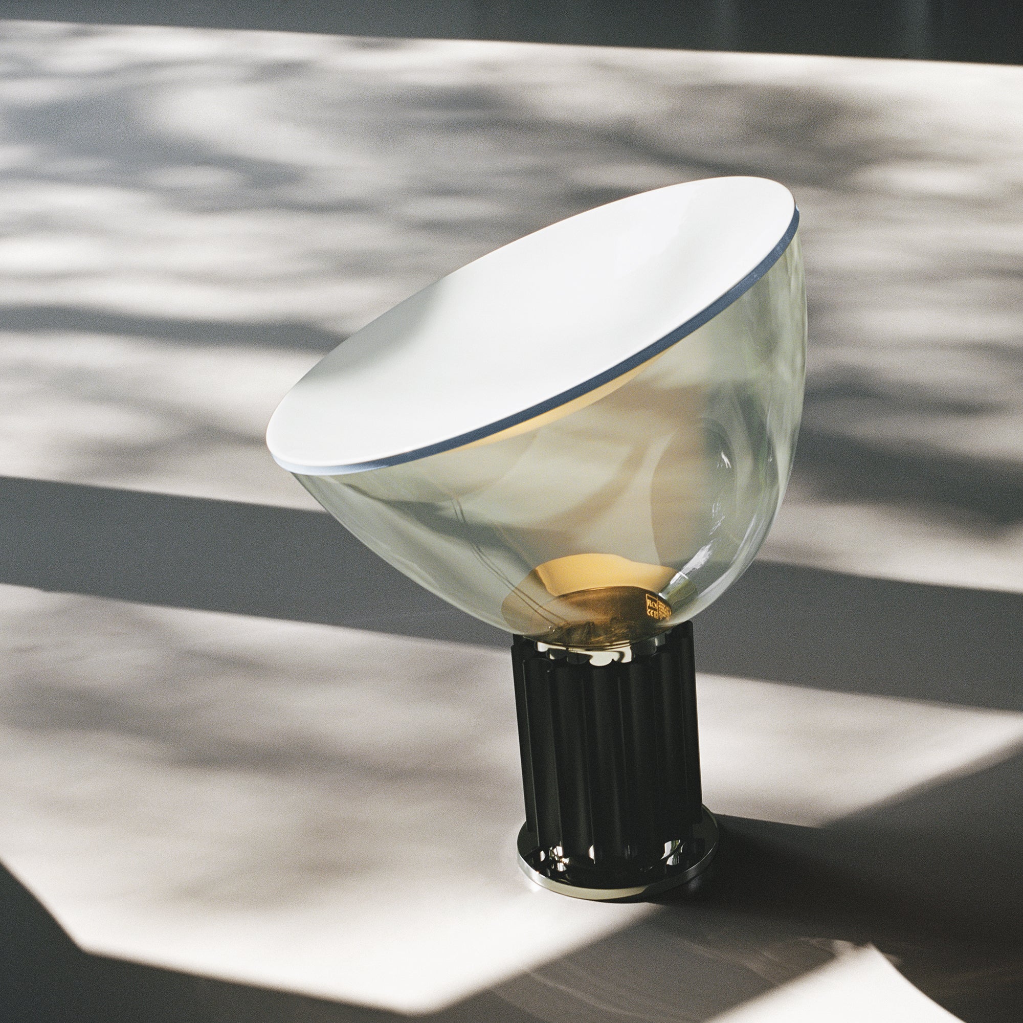 Flos - Taccia small LED Tischleuchte | S / schwarz