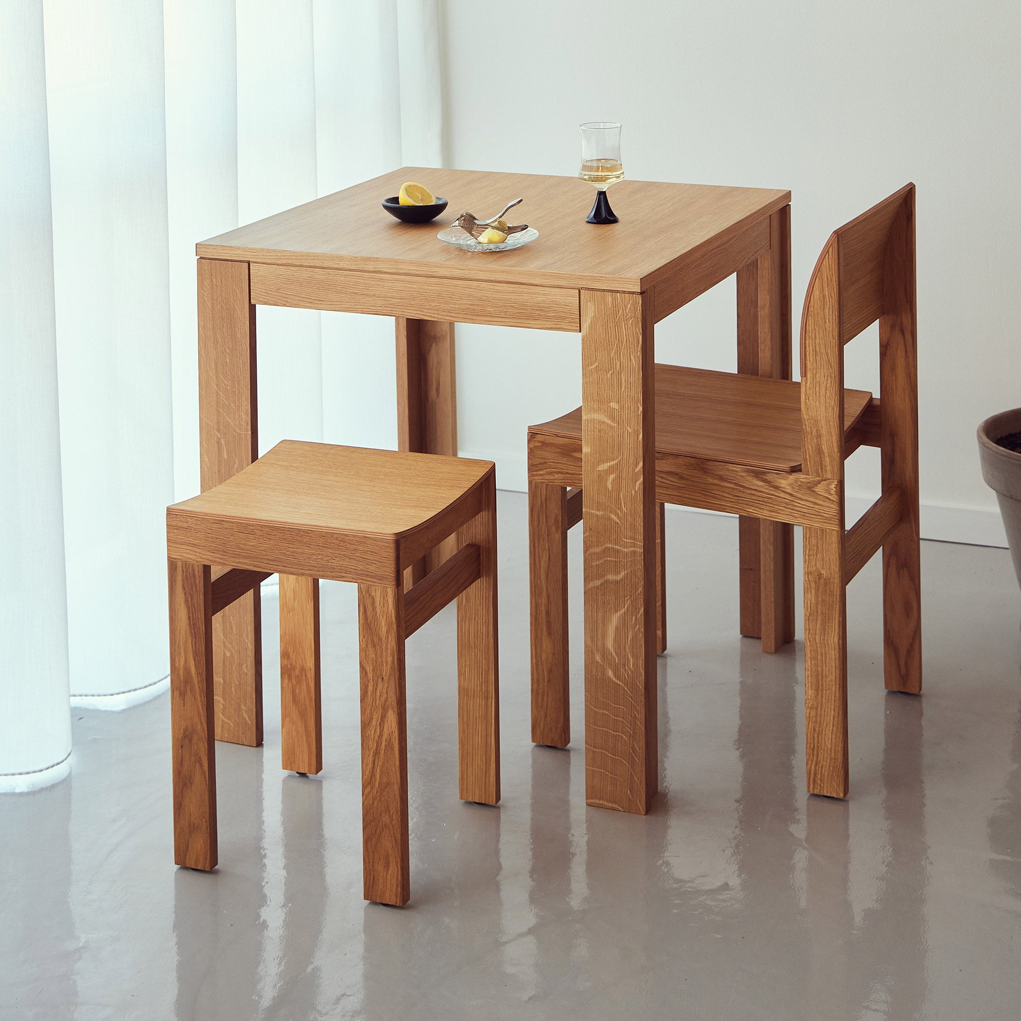 Form &amp; Refine - Element Esstisch | 