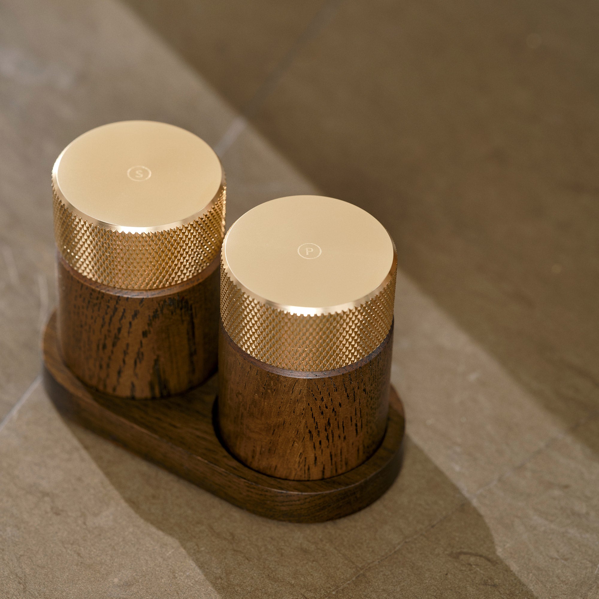 Gejst - Sina Salz- und Pfeffermühle | dark oak/brass