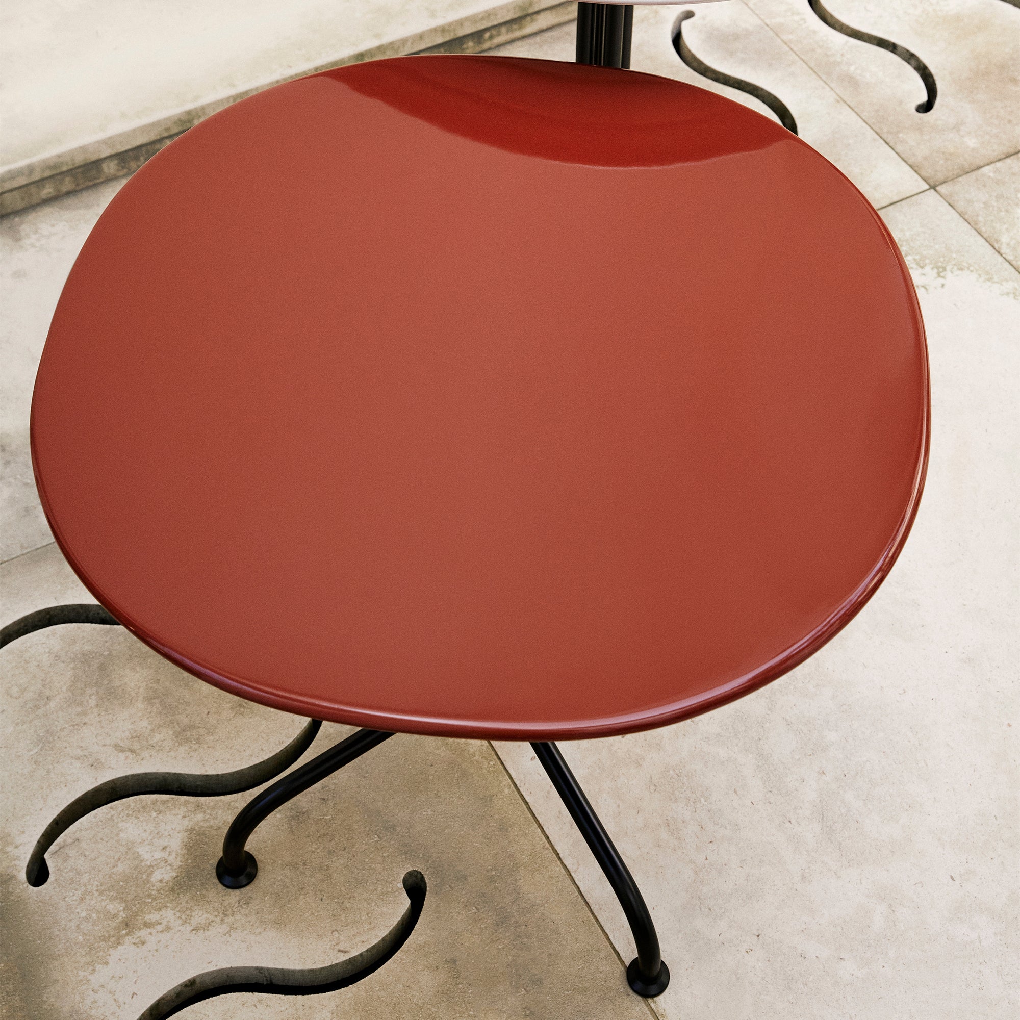 Gubi - Carmel Bistro Loungetisch | schwarz/clam white