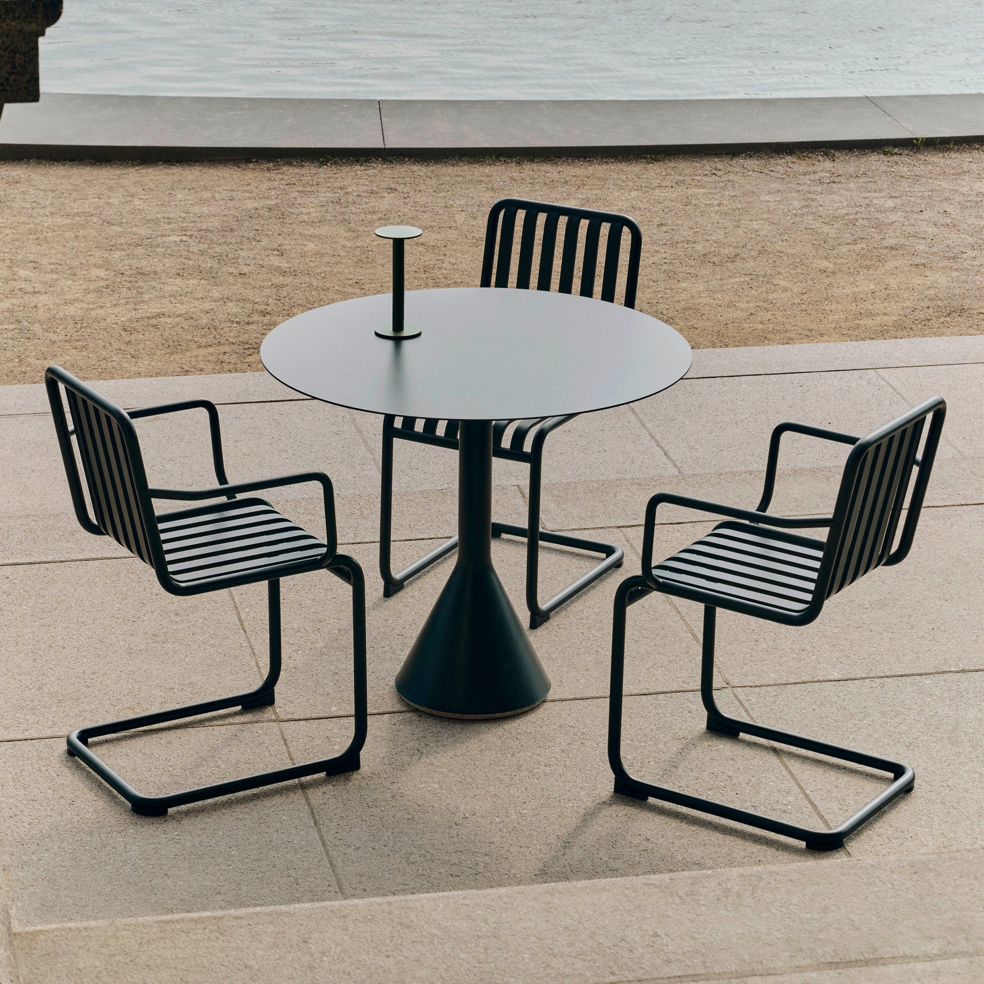 HAY - Palissade Cantilever Armlehnenstuhl | anthrazit