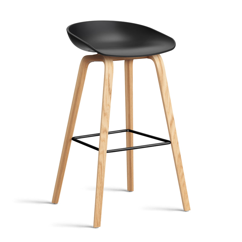 HAY - About A Stool AAS 32 | H 75 cm / black 2.0 / Eiche lackiert / Stahl schwarz