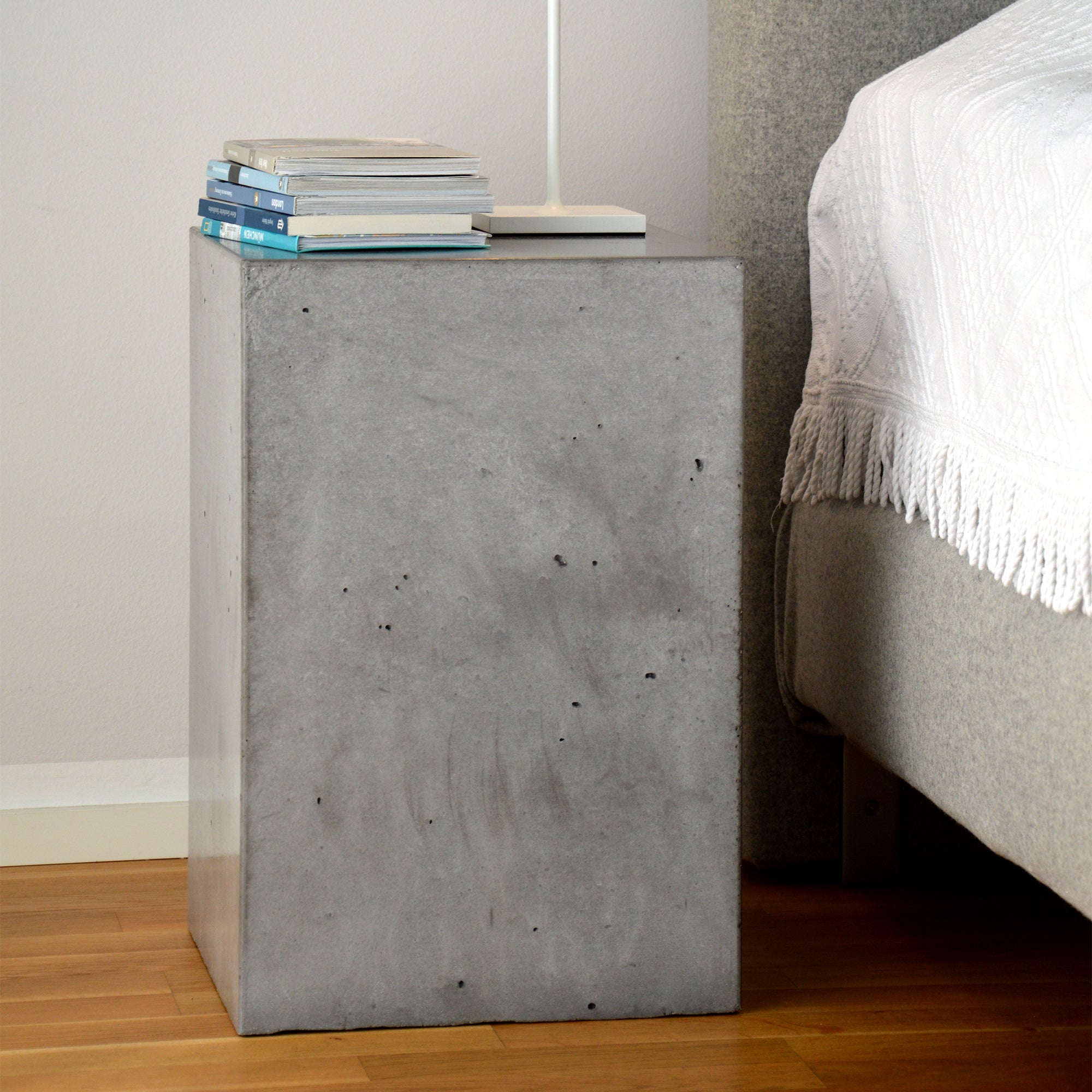 Jan Kurtz - Block Beton Beistelltisch | 