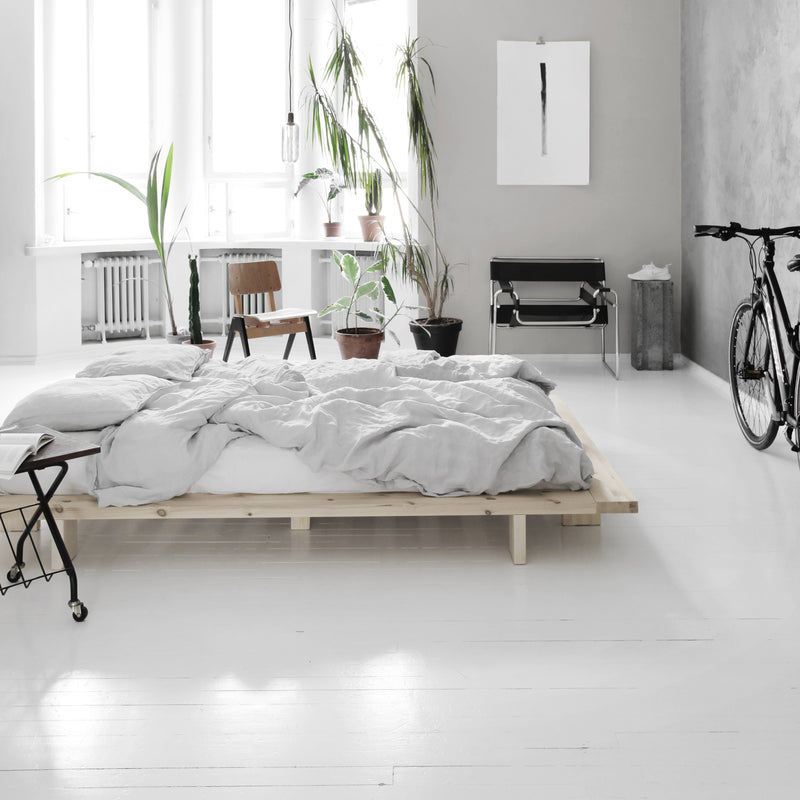 Karup Design - Futonbett Japan | 140 x 200 cm / 106 Carob brown lacquered, 180 x 200 cm / 106 Carob brown lacquered, 140 x 200 cm / 100 Raw, 160 x 200 cm / 100 Raw, 180 x 200 cm / 100 Raw, 90 x 200 cm / 100 Raw, 120 x 200 cm / 100 Raw