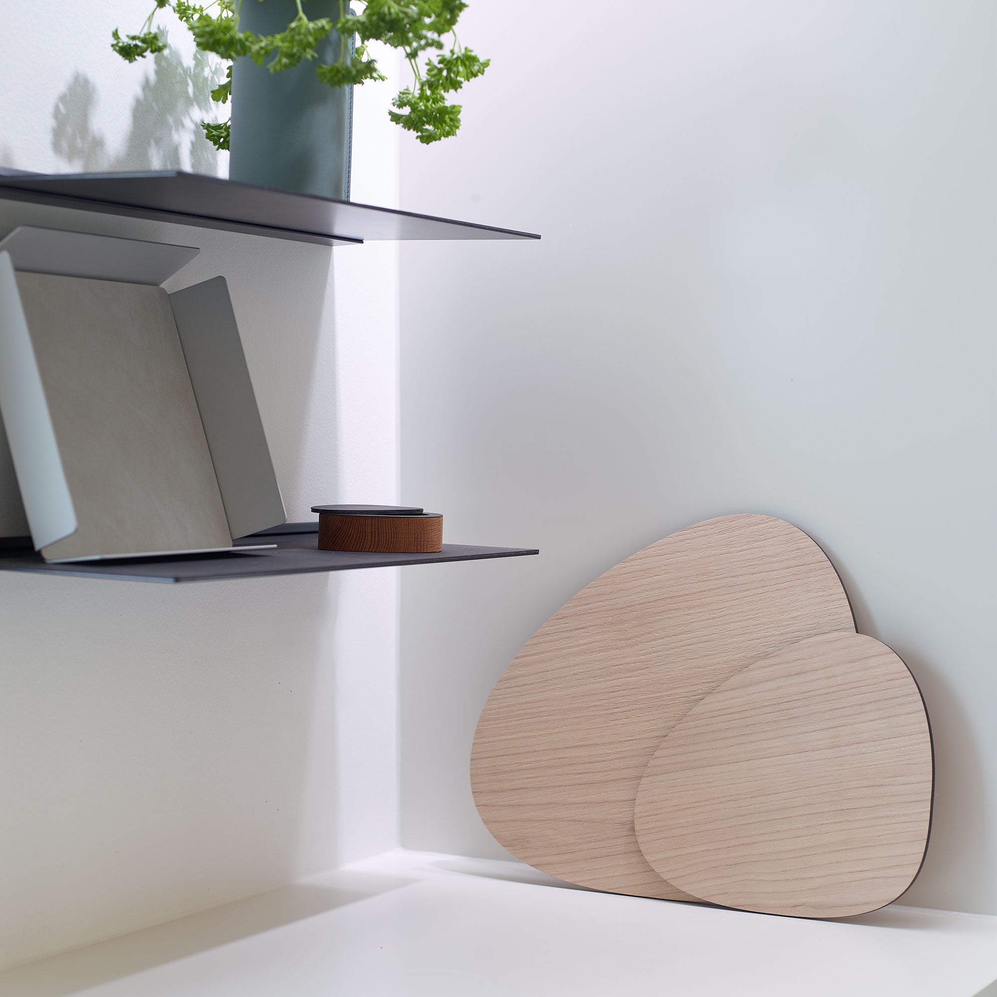 Lind DNA - Cut&amp;Serve Schneidebrett Curve | 25 x 21 cm