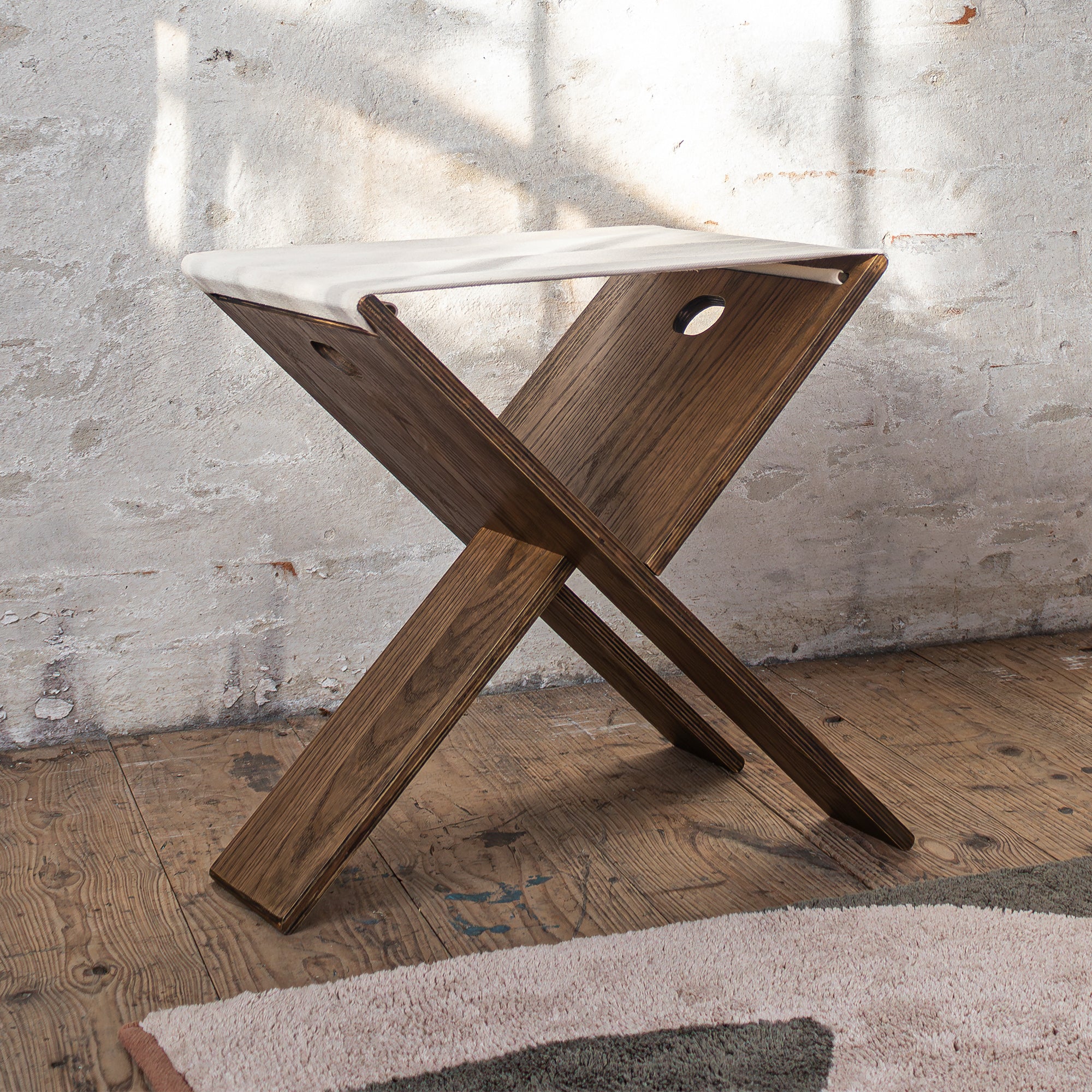 Mette Ditmer - Roots Klapphocker | 