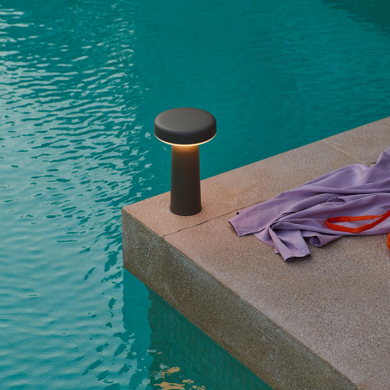 Muuto - Ease Portable LED Outdoor Akkuleuchte
