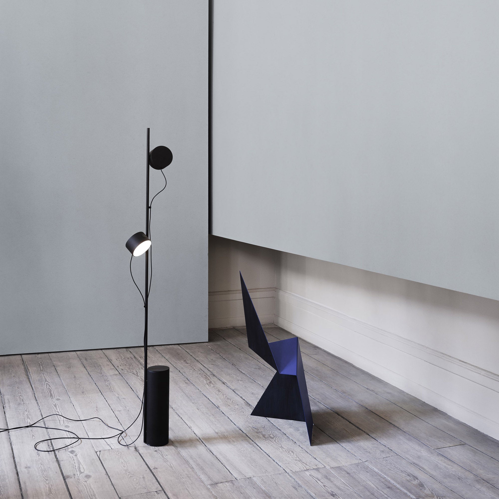 Muuto - Post LED-Stehleuchte | schwarz