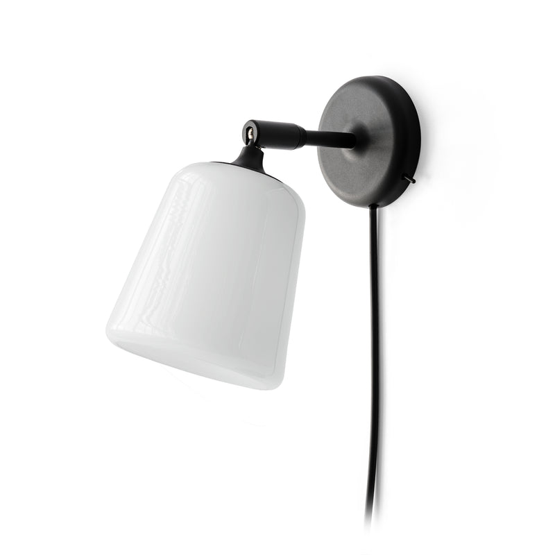 New Works - Material Wandleuchte | opal glass