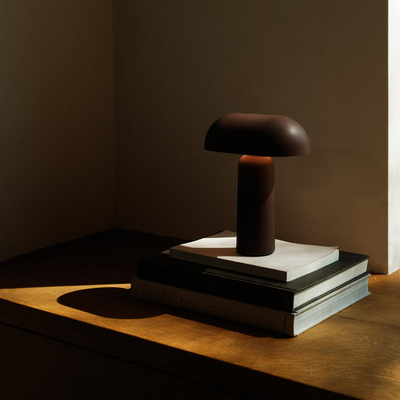 Normann Copenhagen - Porta LED Akku-Tischleuchte | braun