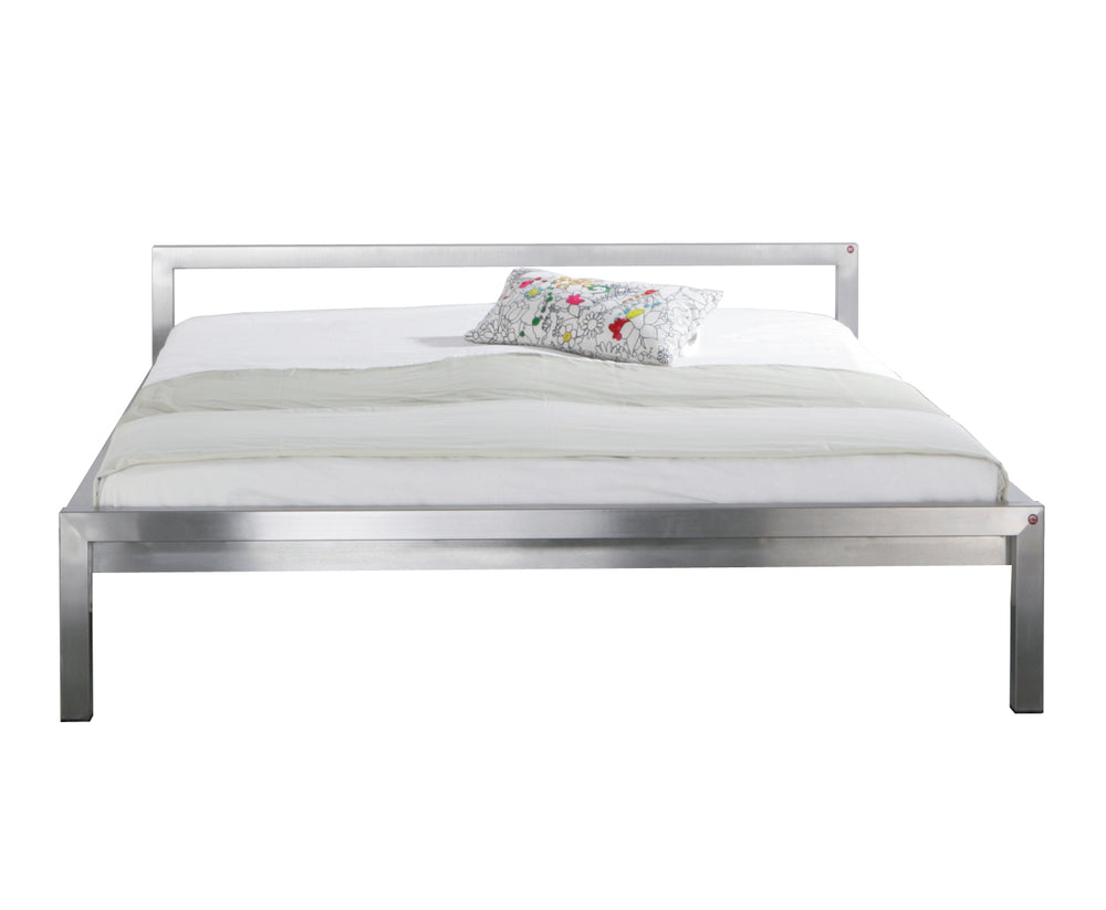 Hans Hansen - Pure Bett | exkl. Polsterkopfteil / 140 x 200 cm / Edelstahl, exkl. Polsterkopfteil / 180 x 200 cm / Edelstahl, exkl. Polsterkopfteil / 160 x 200 cm / Edelstahl, exkl. Polsterkopfteil / 200 x 200 cm / Edelstahl