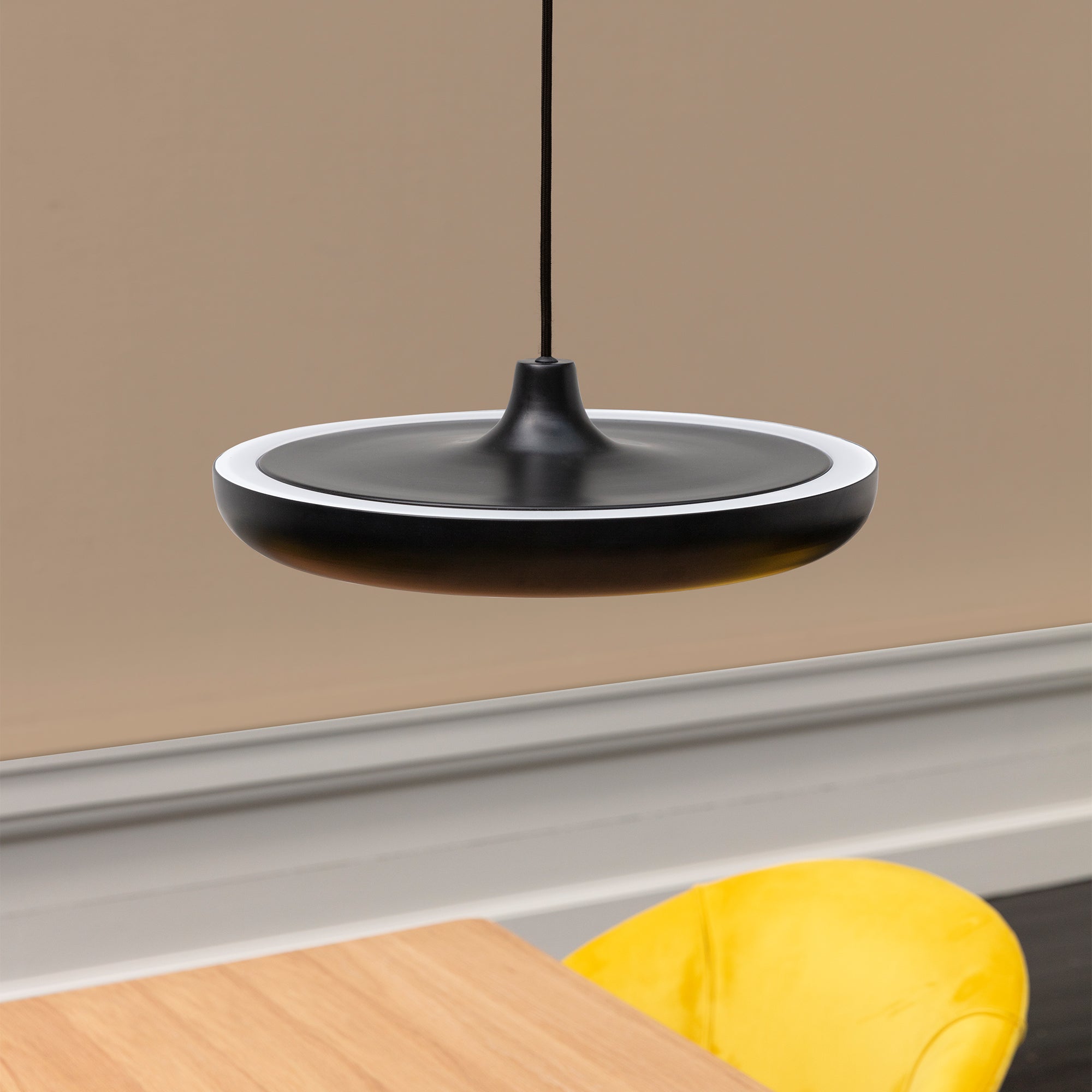 Umage - Cassini LED-Pendelleuchte | Ø 40 x 11 cm / schwarz