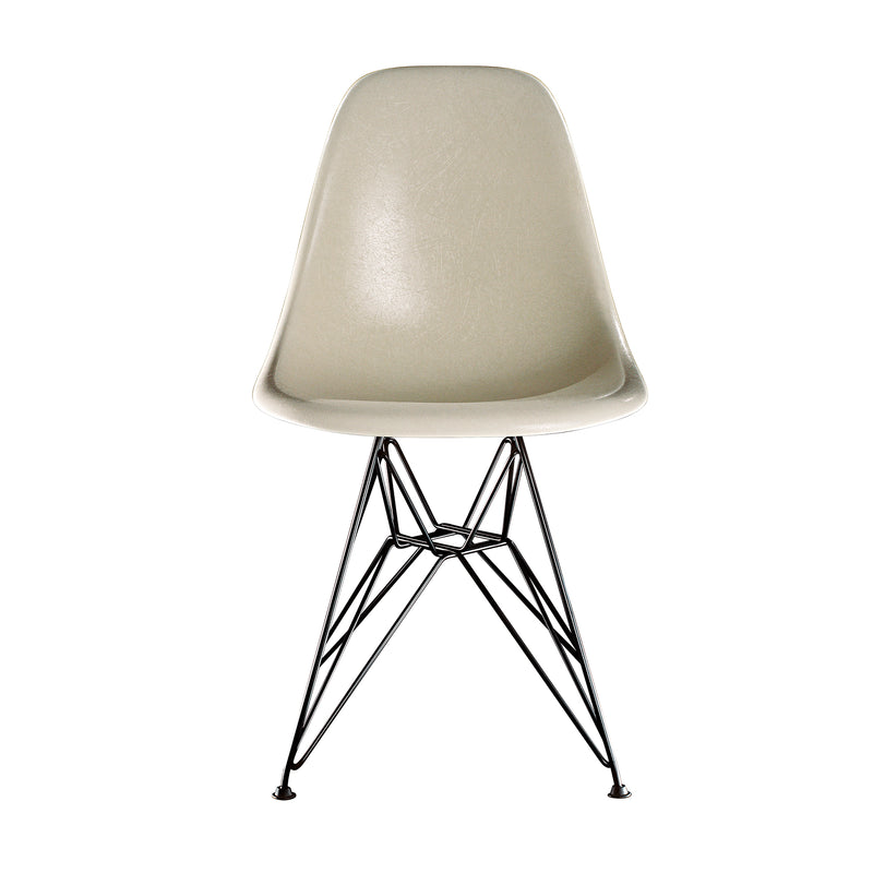 Vitra - Eames Fiberglass Side Chair DSR | Parchment / basic dark pulverbeschichtet
