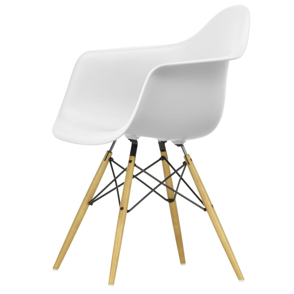 Vitra - Eames Plastic Armchair DAW RE | cotton weiß RE / Ahorn gelblich
