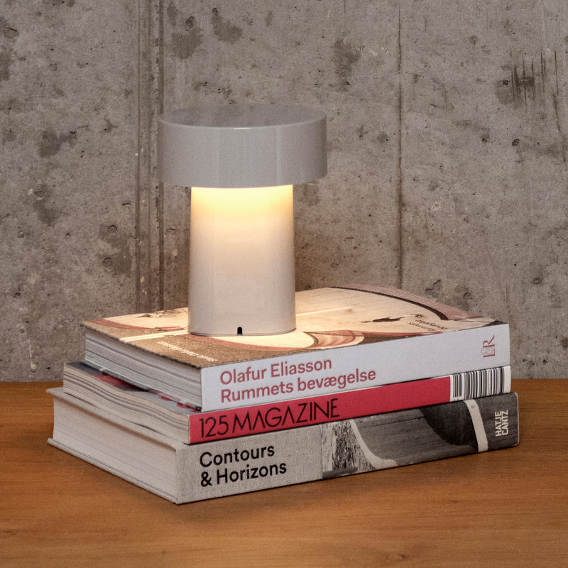Zone Denmark - Oblong LED Akku-Leuchte | warm grey