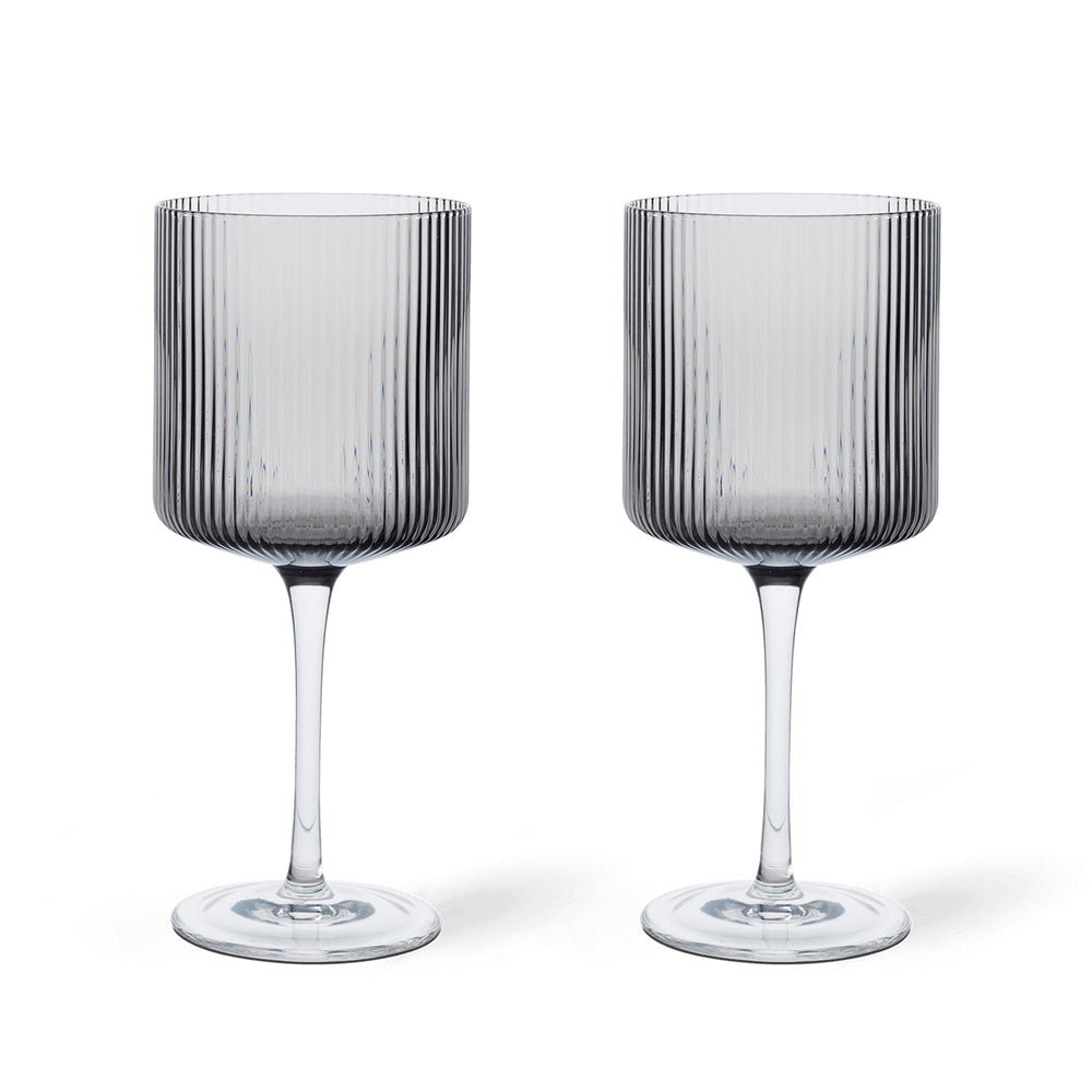 Ferm Living - Ripple Rotweinglas (2er-Set) | smoked grey