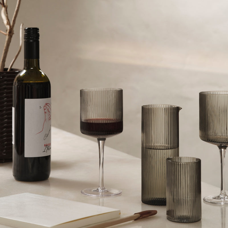 Ferm Living - Ripple Rotweinglas (2er-Set)